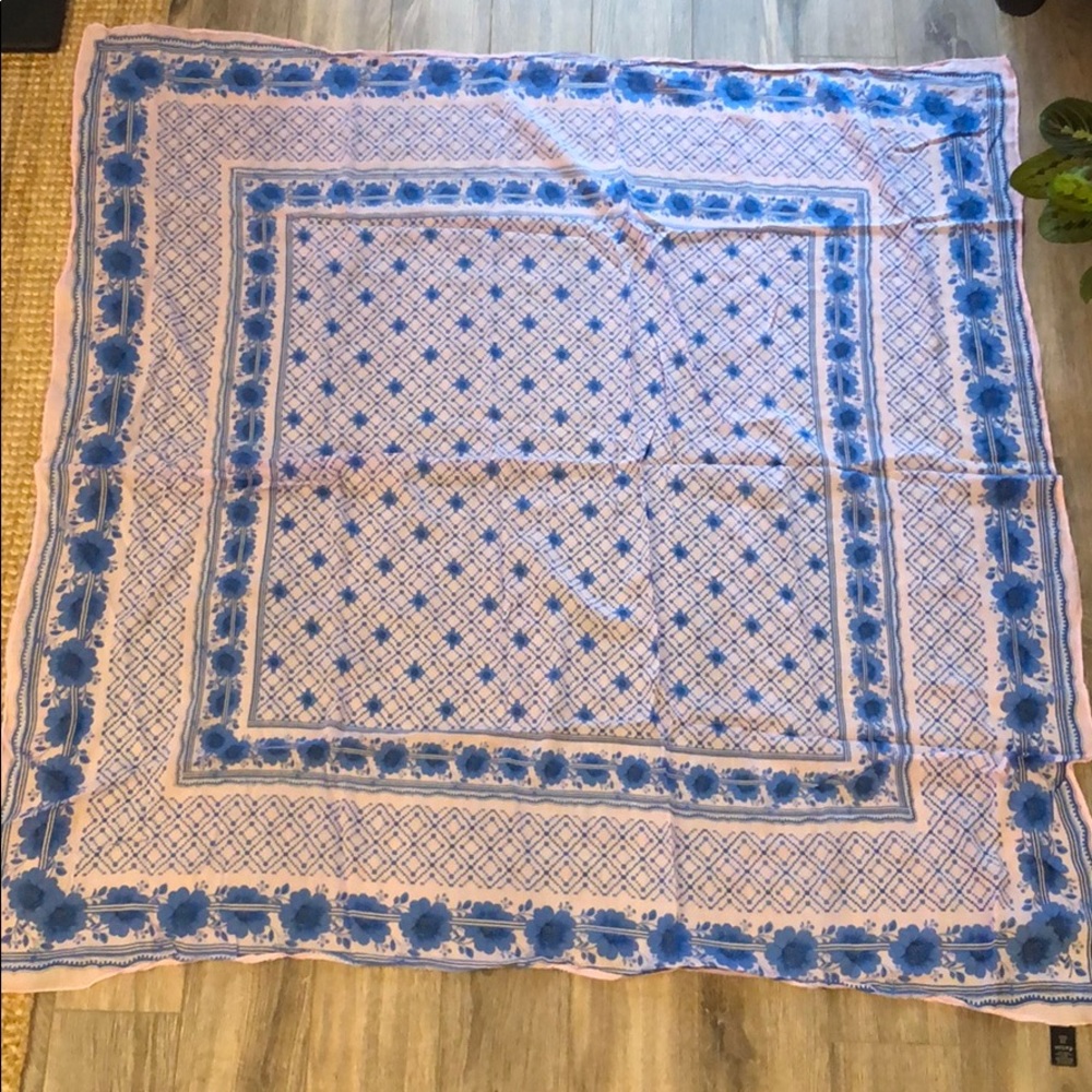 Beautiful scarf 🧣